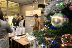 Stolik rejestracyjny podczas II Studenckiej Konferencji Biologii Człowieka